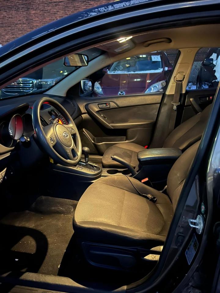 2010 Kia Forte EX - Photo #9