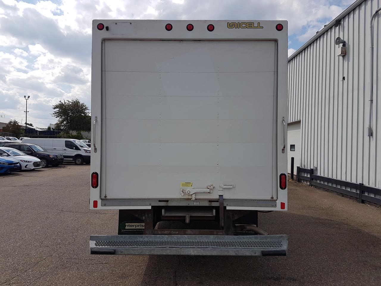 2023 Chevrolet Express 3500 Cutaway Cube Van *16FT UNICELL BOX* Photo3