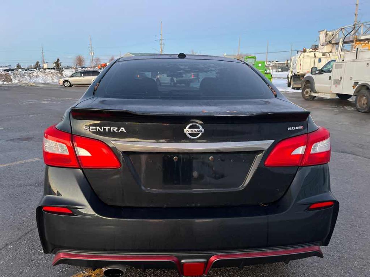 2017 Nissan Sentra NISMO Photo