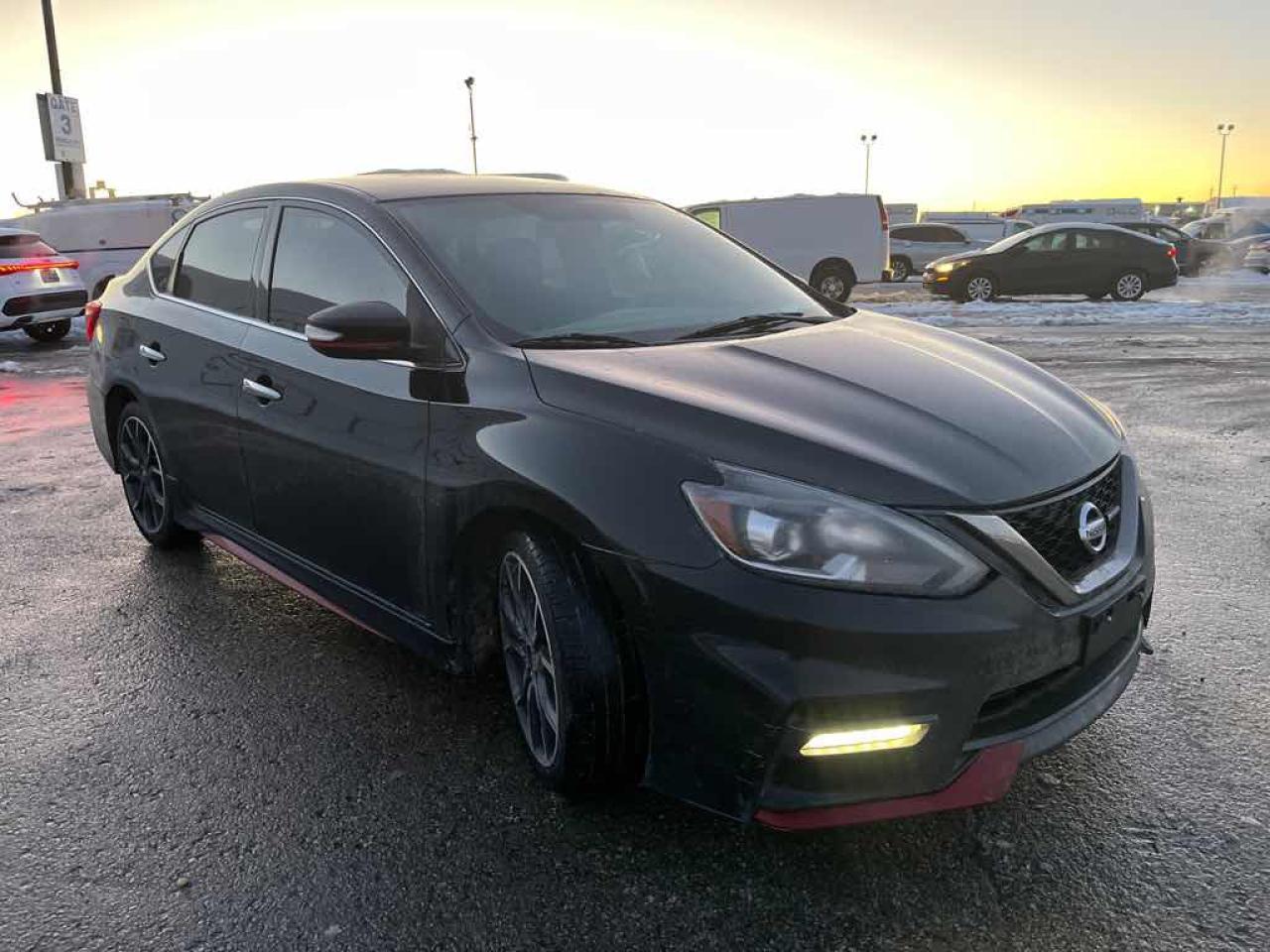 2017 Nissan Sentra NISMO Photo2