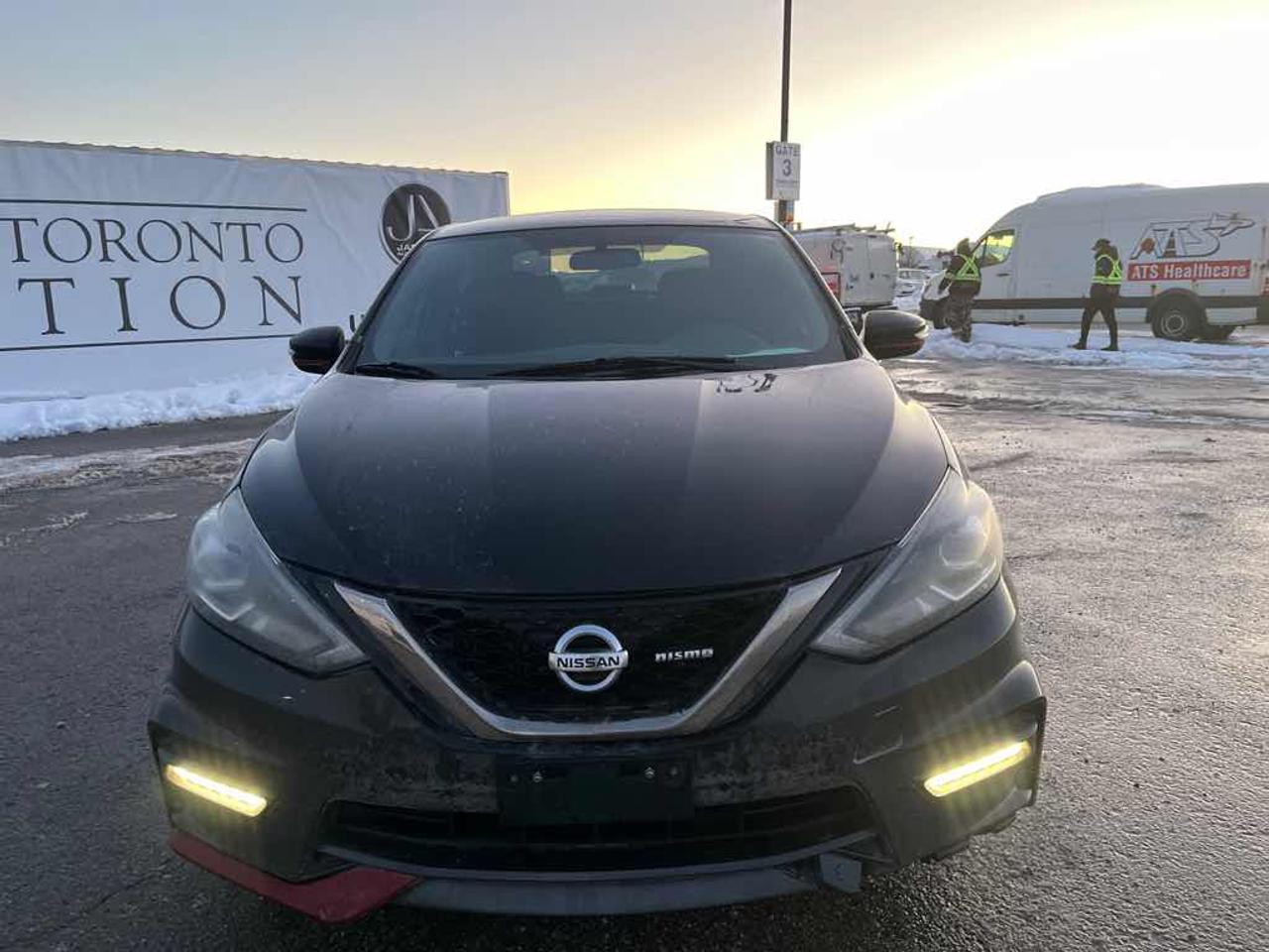 2017 Nissan Sentra NISMO Photo5