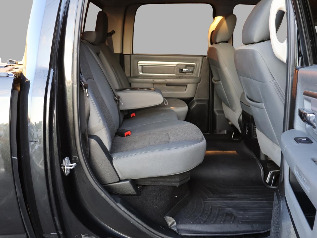 2017 RAM 1500 SLT-BIG HORN CERTIFIED 4WD *DIESEL*ACCIDENT FREE* CAMERA BLUETOOTH HEAT SEAT/STEERING CRUISE ALLOYS - Photo #16