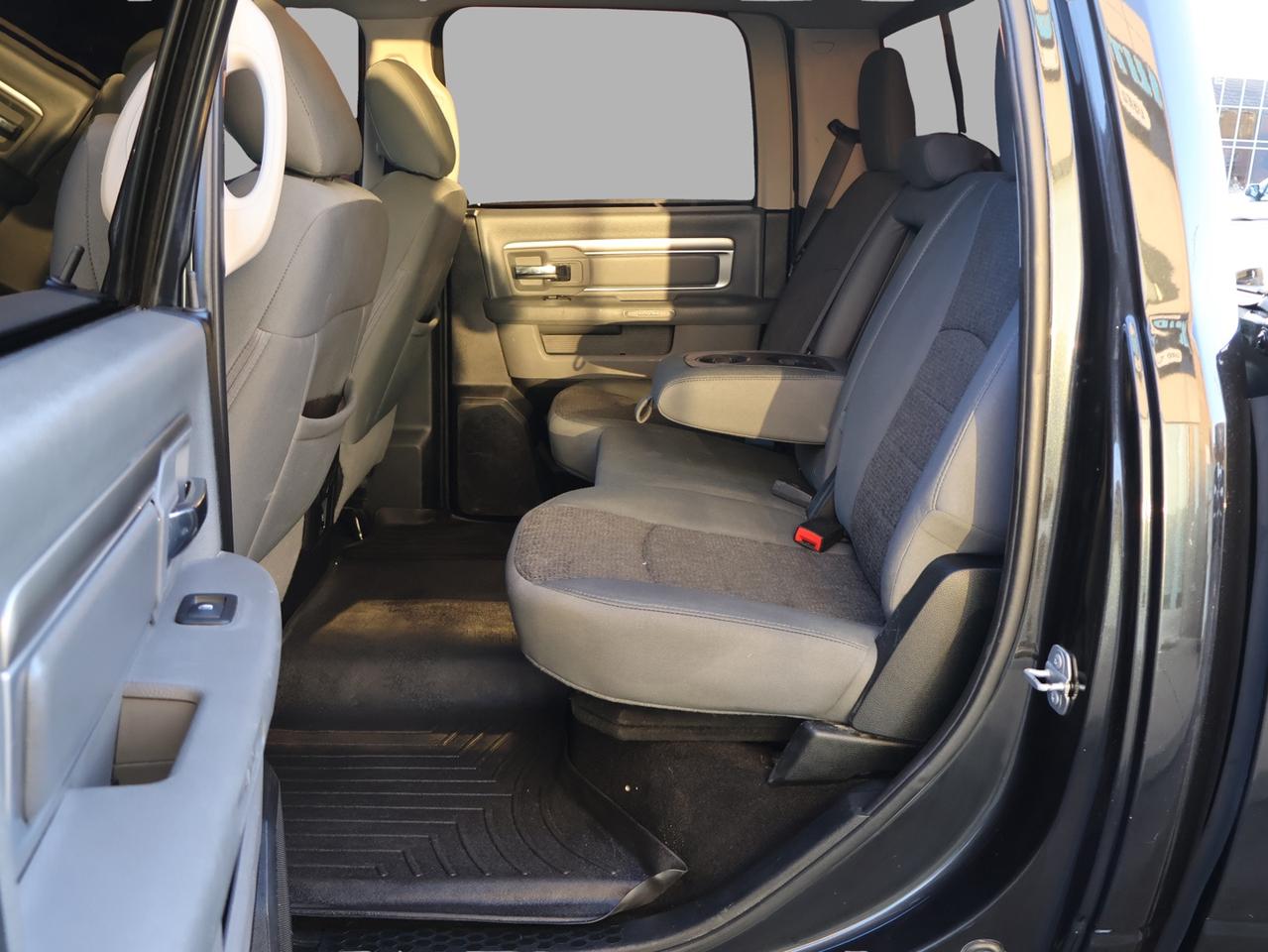 2017 RAM 1500 SLT-BIG HORN CERTIFIED 4WD *DIESEL*ACCIDENT FREE* CAMERA BLUETOOTH HEAT SEAT/STEERING CRUISE ALLOYS Photo