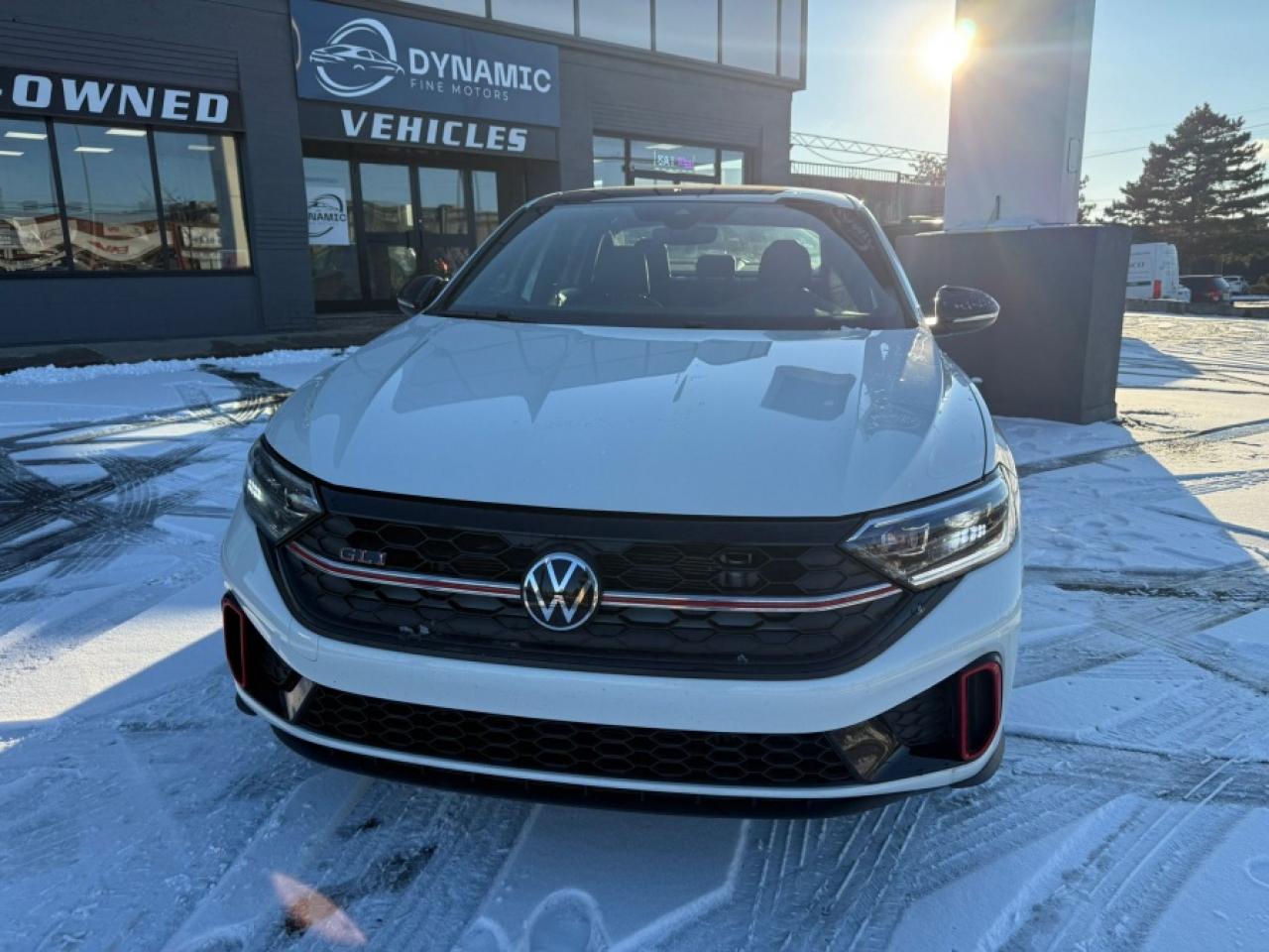 2024 Volkswagen Jetta GLI AUTOBAHN/ ONE OWNER/ SUNROOF/ NAVI/ WIRELESS CARPL - Photo #2