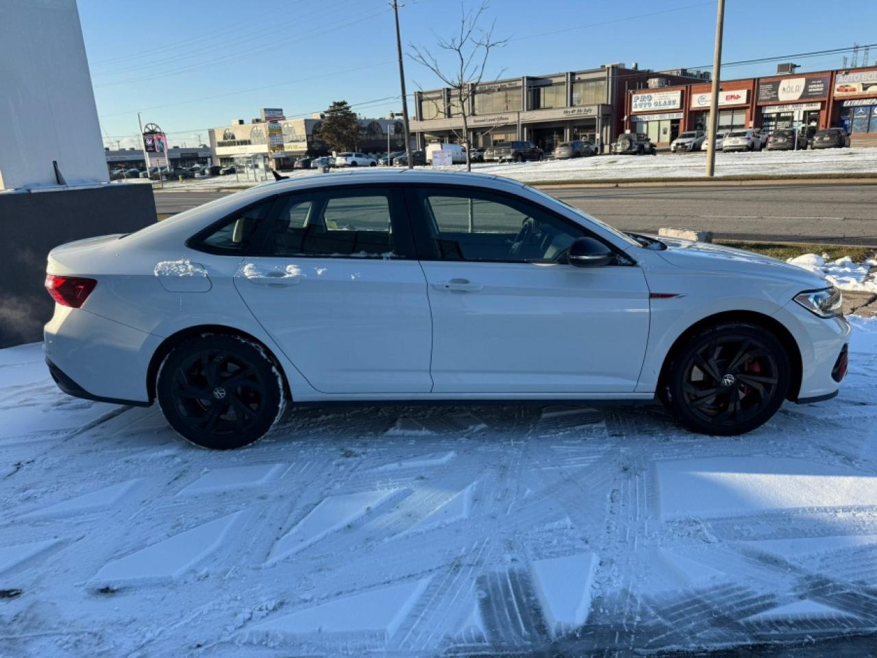 2024 Volkswagen Jetta GLI AUTOBAHN/ ONE OWNER/ SUNROOF/ NAVI/ WIRELESS CARPL - Photo #4