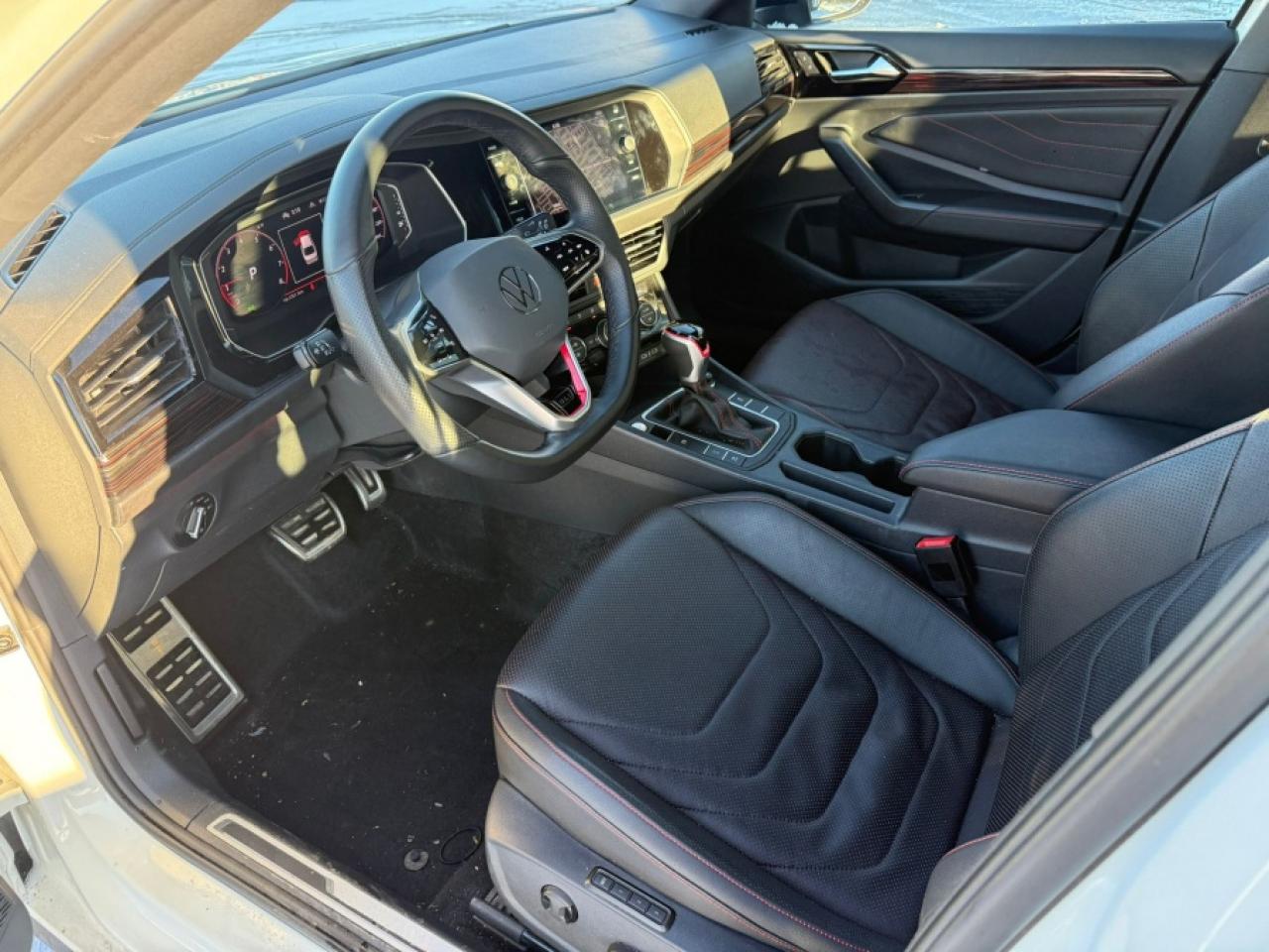 2024 Volkswagen Jetta GLI AUTOBAHN/ ONE OWNER/ SUNROOF/ NAVI/ WIRELESS CARPL - Photo #10