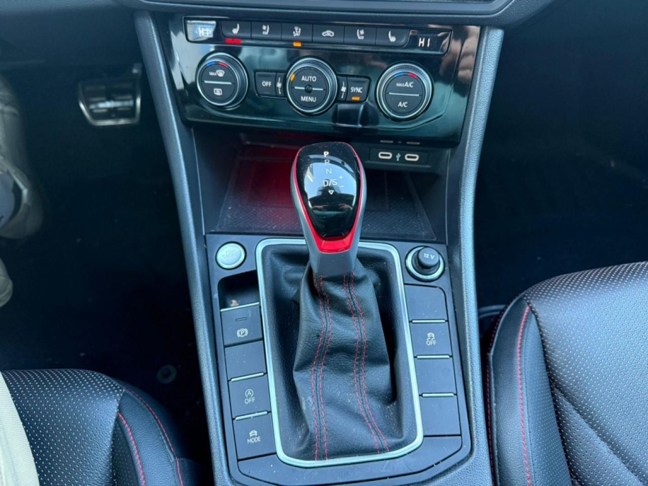 2024 Volkswagen Jetta GLI AUTOBAHN/ ONE OWNER/ SUNROOF/ NAVI/ WIRELESS CARPL - Photo #20