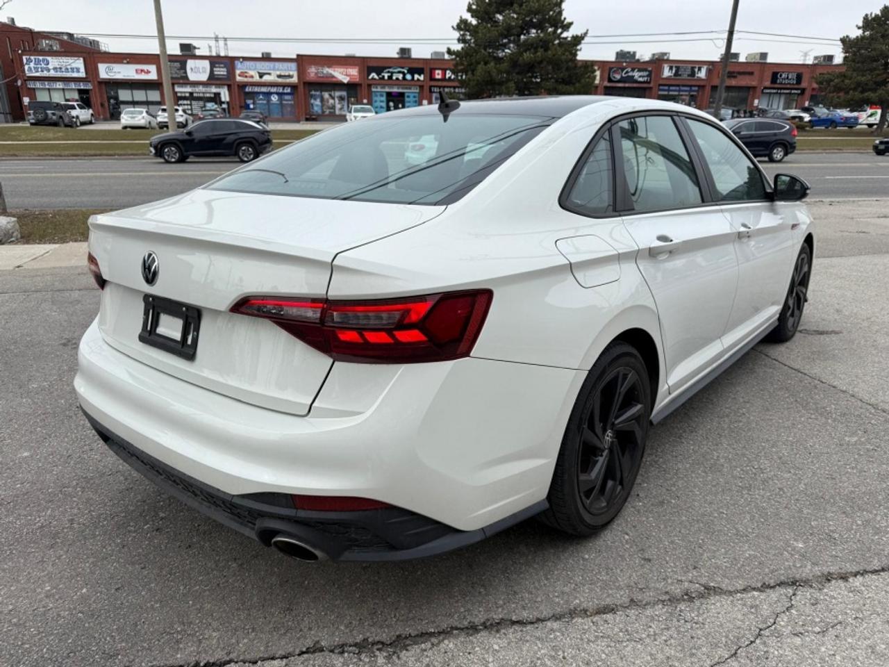 2024 Volkswagen Jetta GLI AUTOBAHN/ ONE OWNER/ SUNROOF/ NAVI/ WIRELESS CARPL - Photo #5