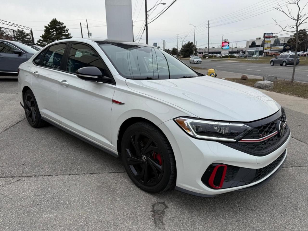 2024 Volkswagen Jetta GLI AUTOBAHN/ ONE OWNER/ SUNROOF/ NAVI/ WIRELESS CARPL - Photo #3