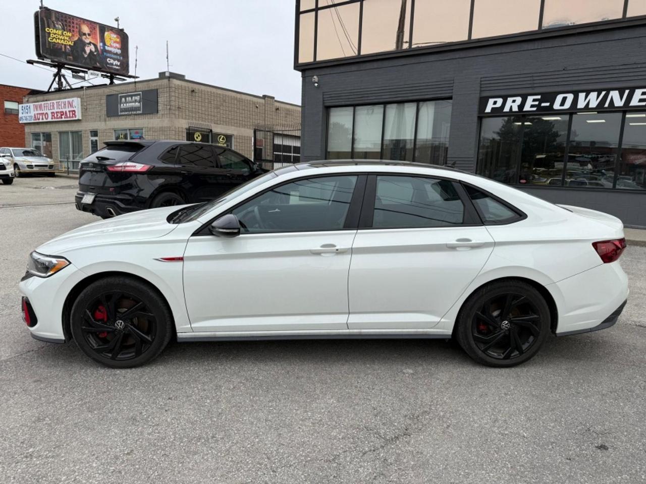 2024 Volkswagen Jetta GLI AUTOBAHN/ ONE OWNER/ SUNROOF/ NAVI/ WIRELESS CARPL - Photo #8