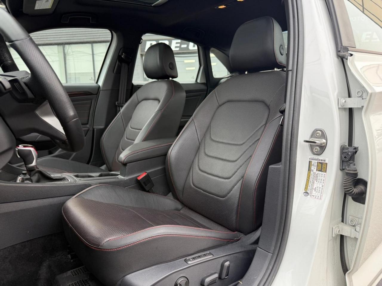 2024 Volkswagen Jetta GLI AUTOBAHN/ ONE OWNER/ SUNROOF/ NAVI/ WIRELESS CARPL - Photo #11