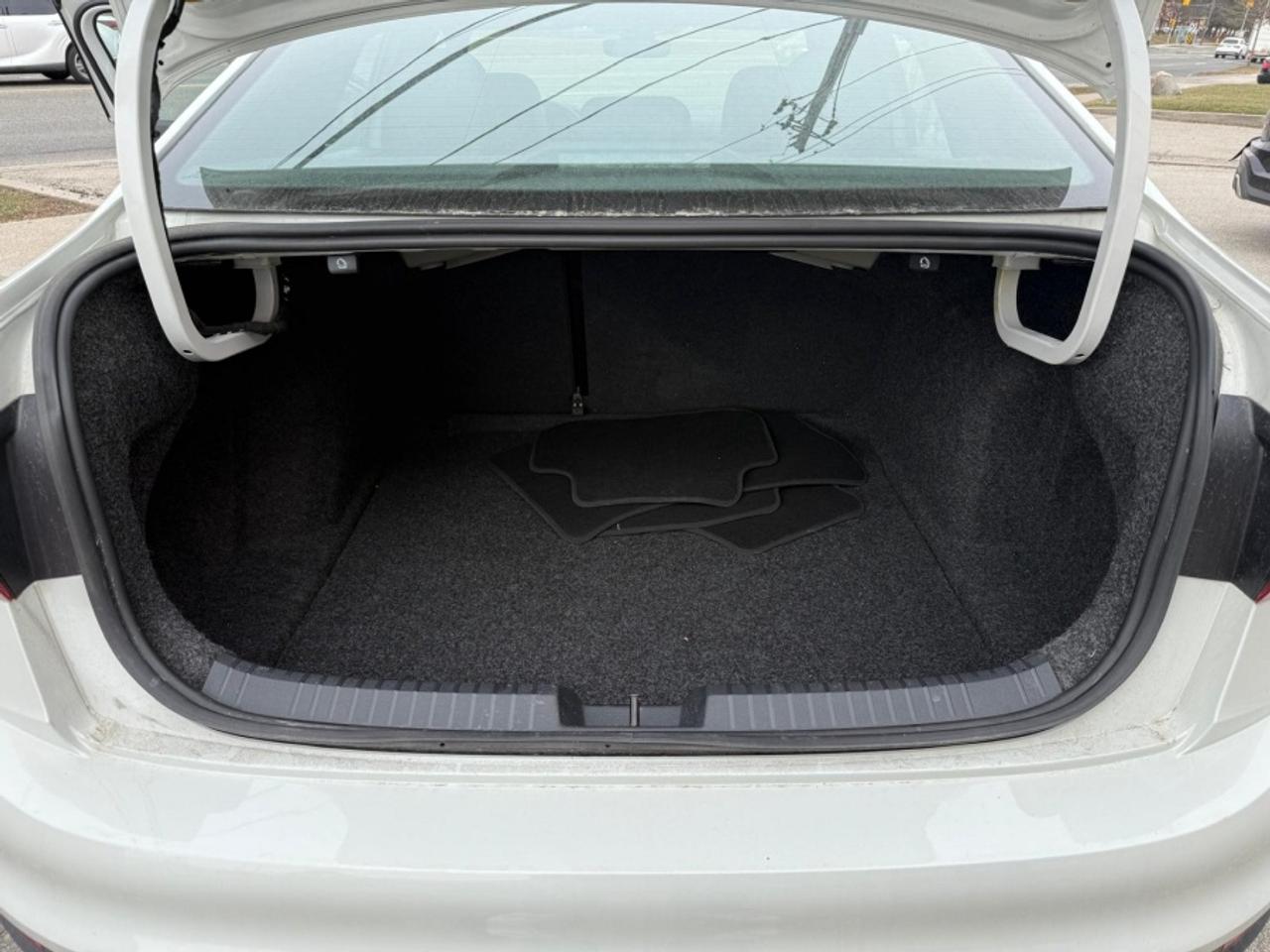 2024 Volkswagen Jetta GLI AUTOBAHN/ ONE OWNER/ SUNROOF/ NAVI/ WIRELESS CARPL - Photo #19