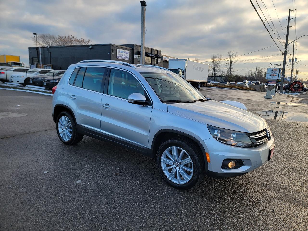2017 Volkswagen Tiguan COMFORTLINE Photo2