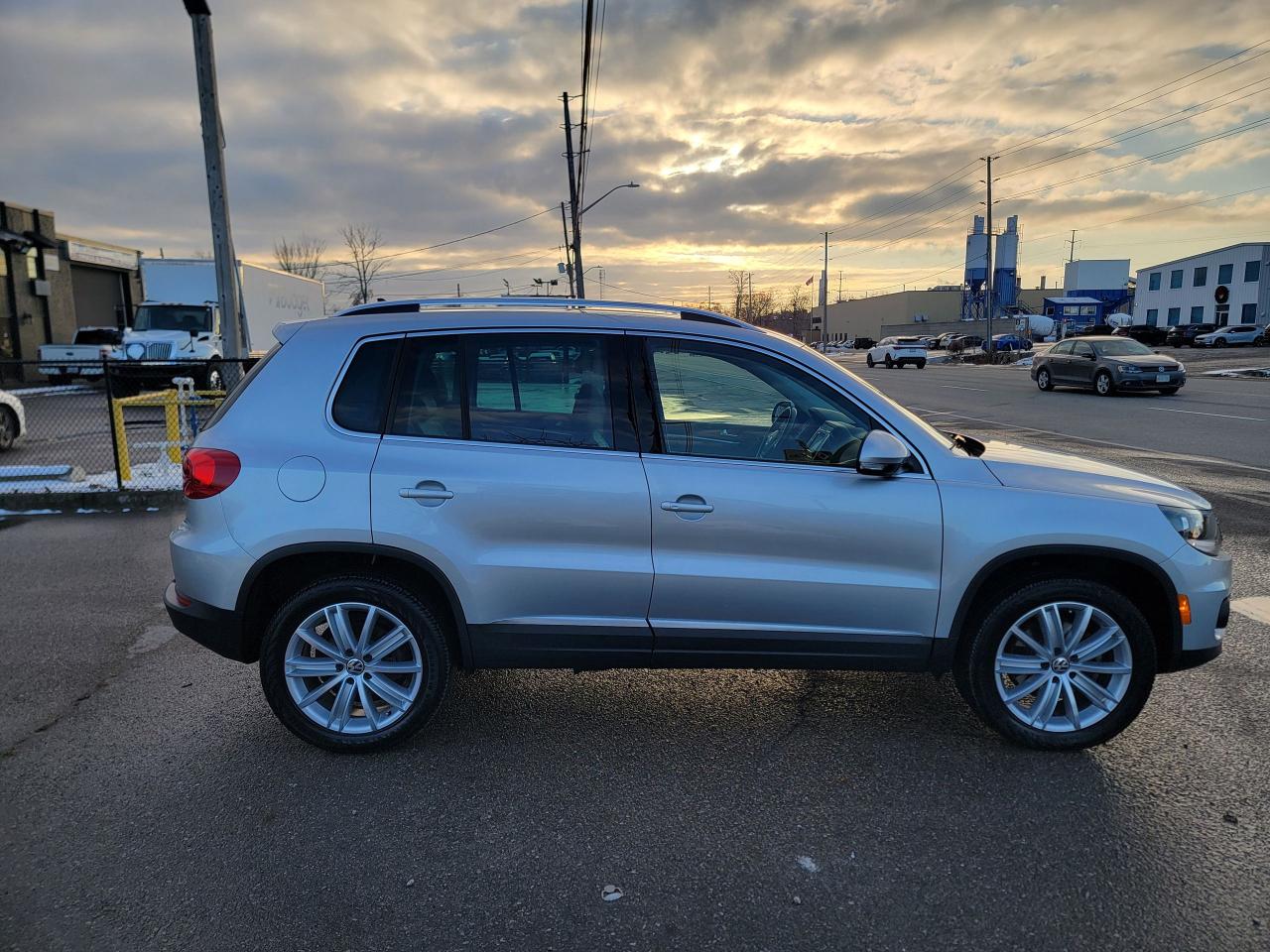 2017 Volkswagen Tiguan COMFORTLINE - Photo #4