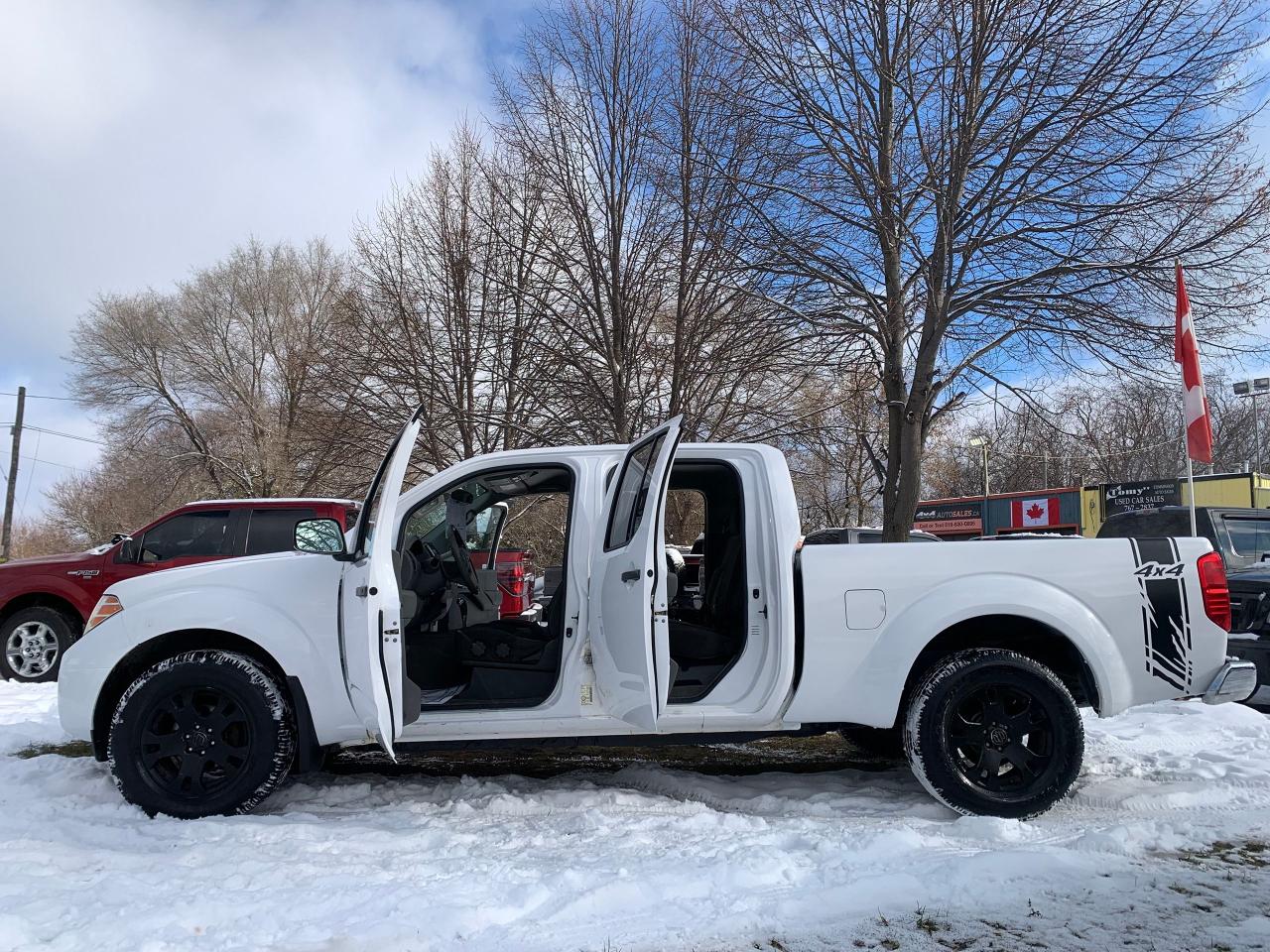 2012 Nissan Frontier SV Photo