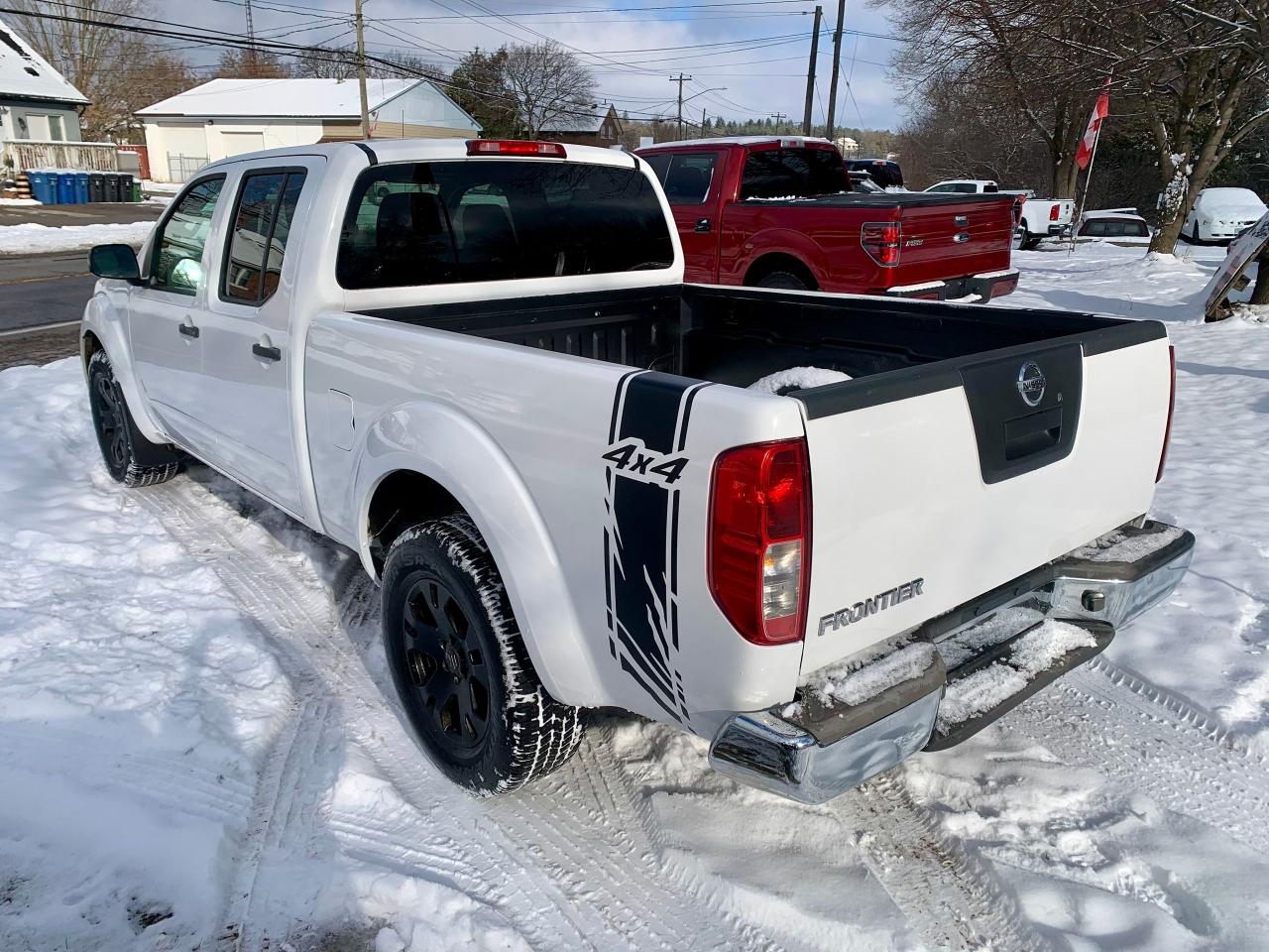 2012 Nissan Frontier SV Photo4