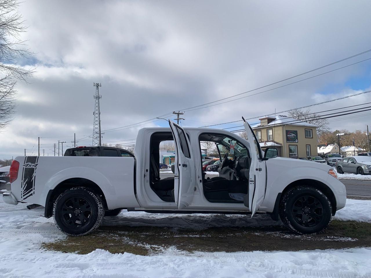 2012 Nissan Frontier SV Photo