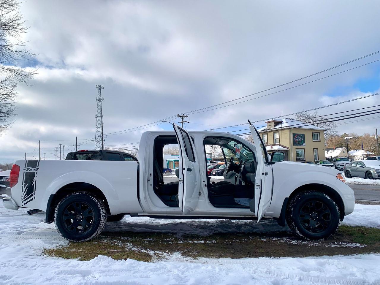 2012 Nissan Frontier SV Photo