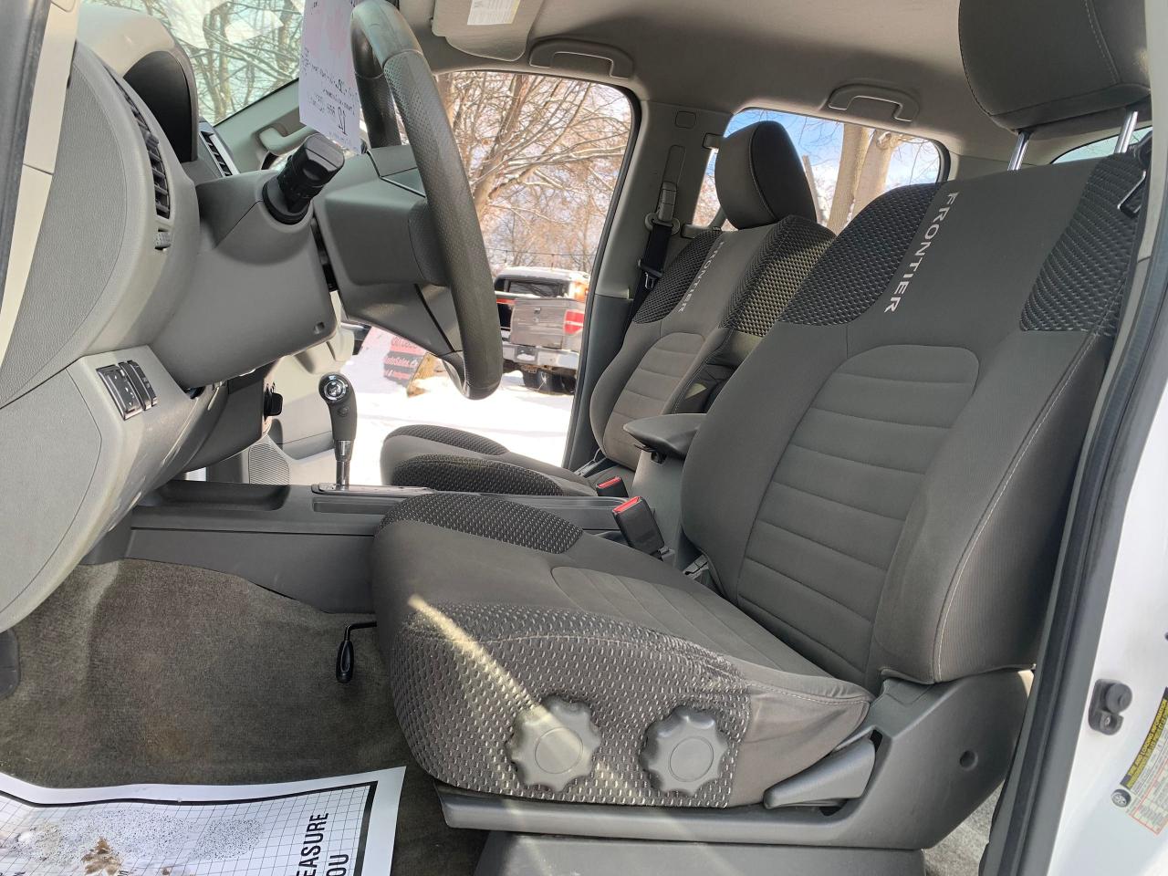 2012 Nissan Frontier SV Photo