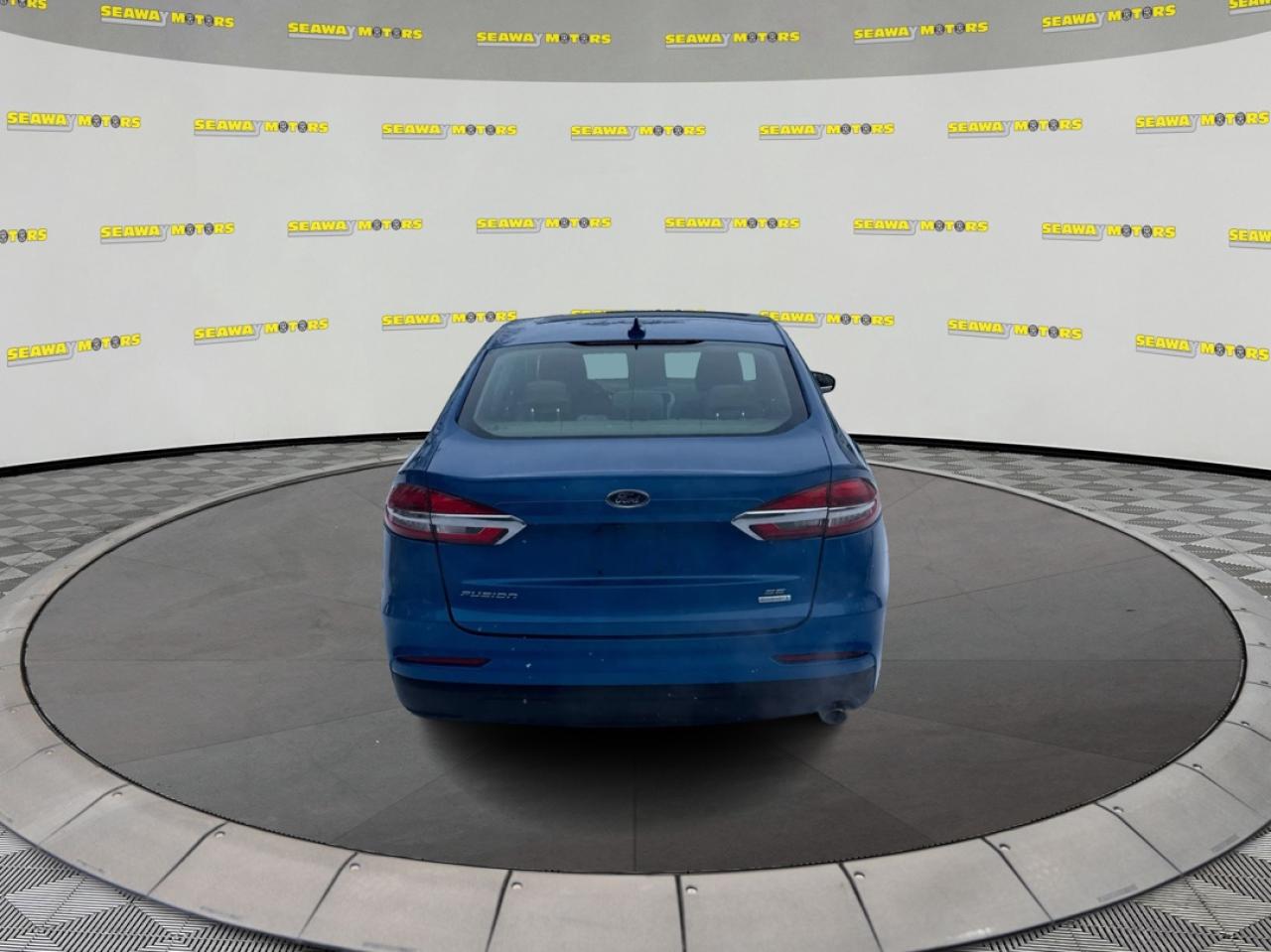 2019 Ford Fusion SE FWD - Photo #4