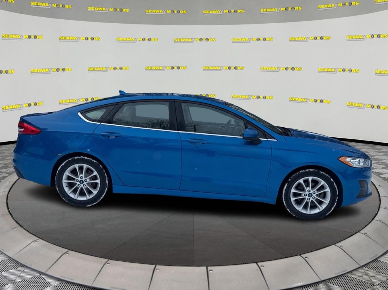 2019 Ford Fusion SE FWD - Photo #2