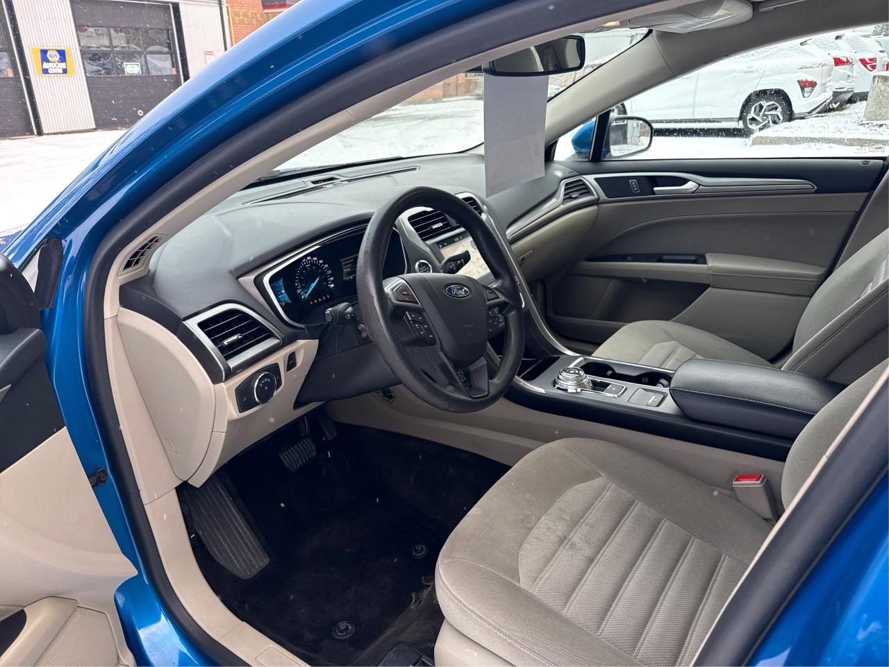 2019 Ford Fusion SE FWD - Photo #9