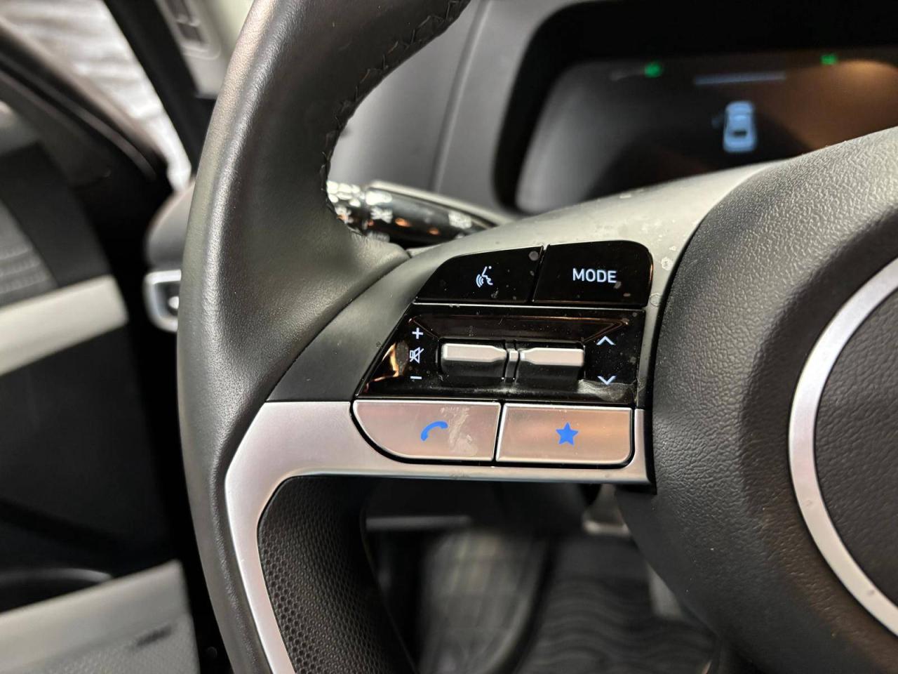 2025 Hyundai Elantra Preferred IVT $0 % DOWN FINANCE OAC Photo