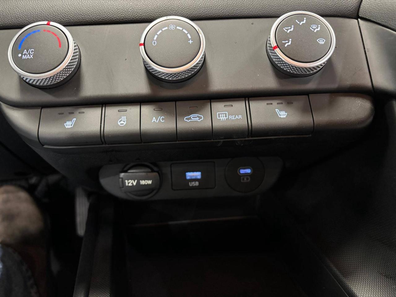 2025 Hyundai Elantra Preferred IVT $0 % DOWN FINANCE OAC Photo