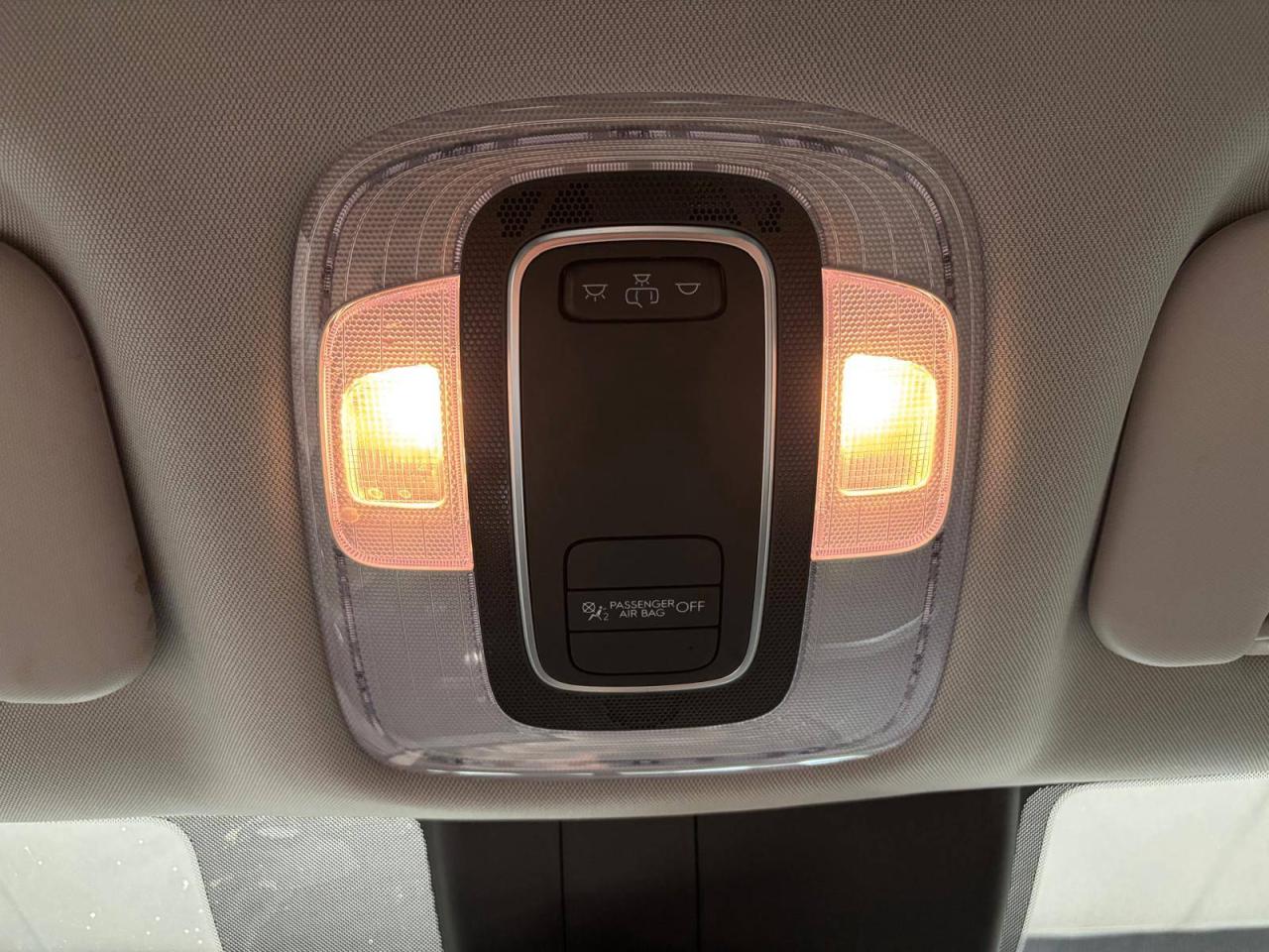 2025 Hyundai Elantra Preferred IVT $0 % DOWN FINANCE OAC Photo