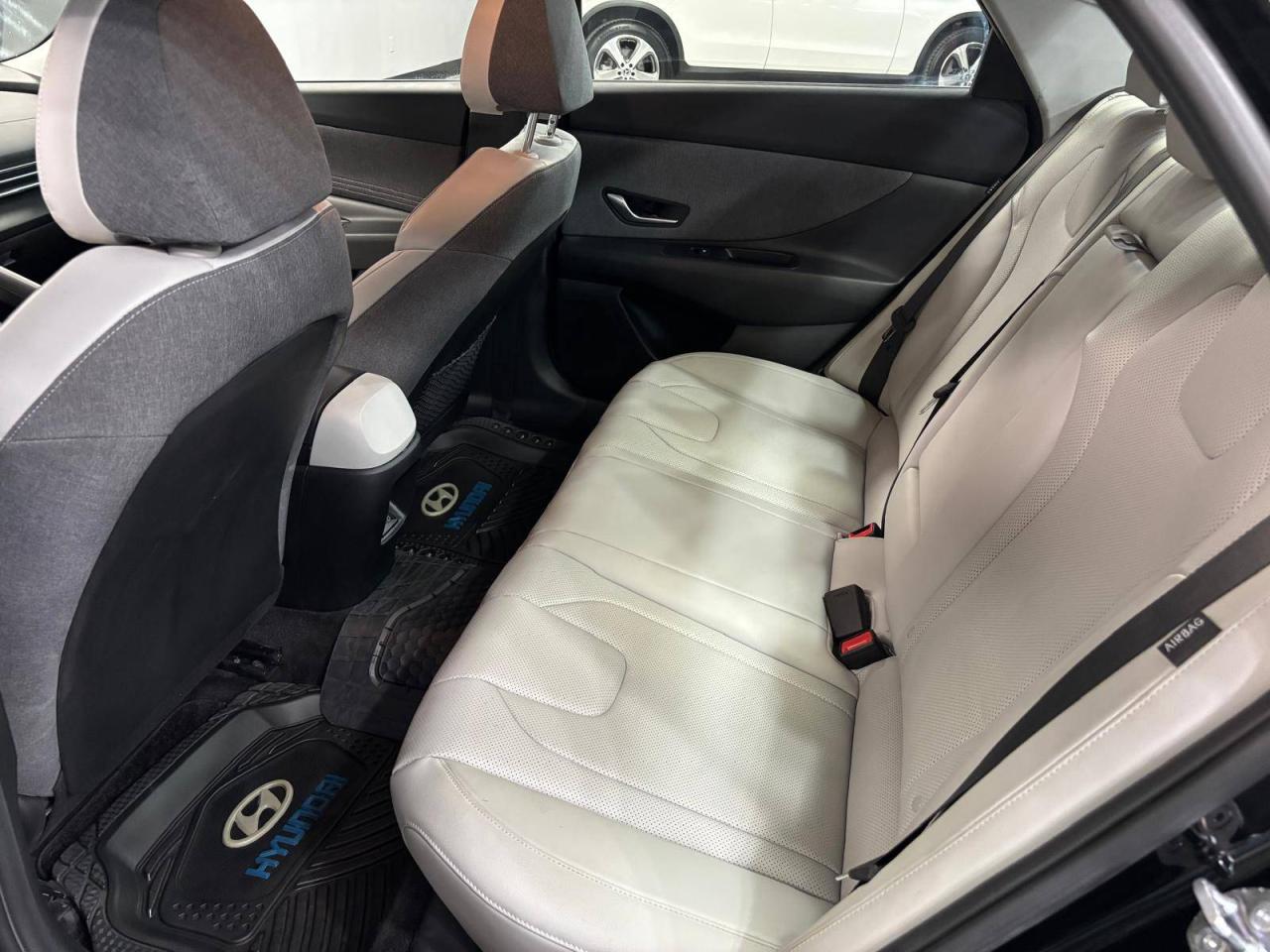 2025 Hyundai Elantra Preferred IVT $0 % DOWN FINANCE OAC Photo