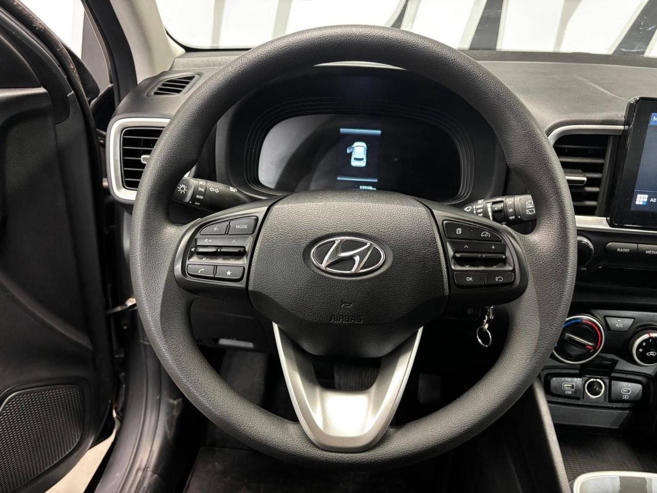 2024 Hyundai Venue Essential IVT w/Two-Tone $0 % DOWN FINANCE OAC Photo