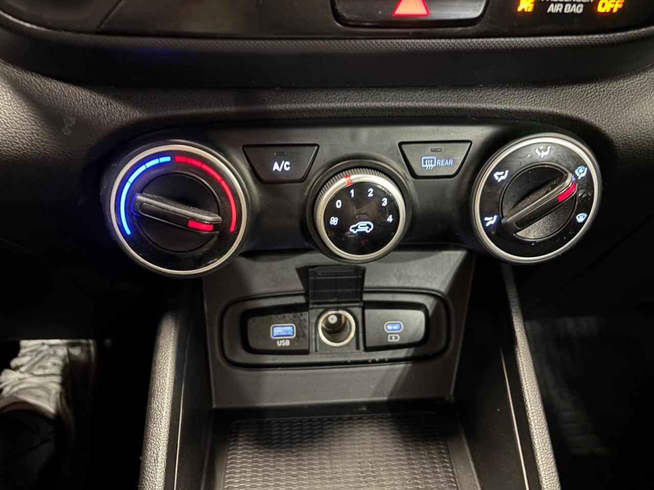 2024 Hyundai Venue Essential IVT w/Two-Tone $0 % DOWN FINANCE OAC Photo