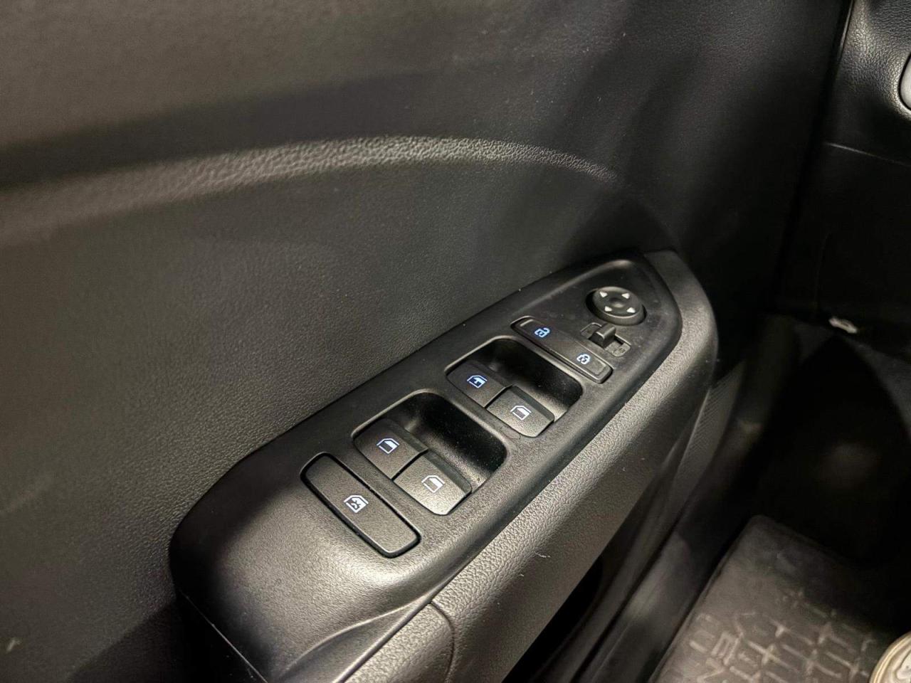 2024 Hyundai Venue Essential IVT w/Two-Tone $0 % DOWN FINANCE OAC Photo