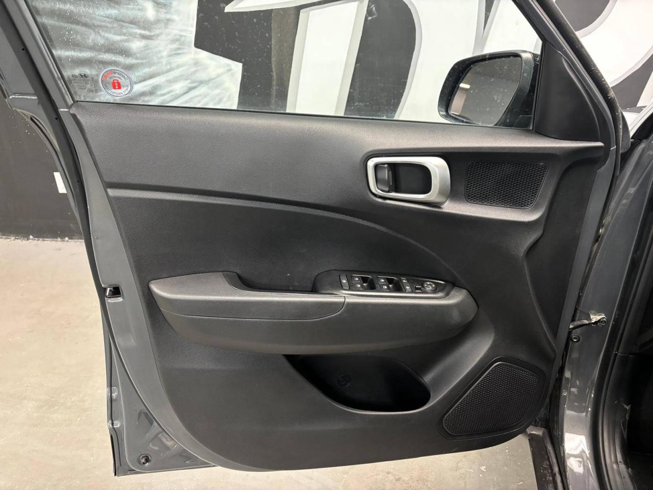 2024 Hyundai Venue Essential IVT w/Two-Tone $0 % DOWN FINANCE OAC Photo