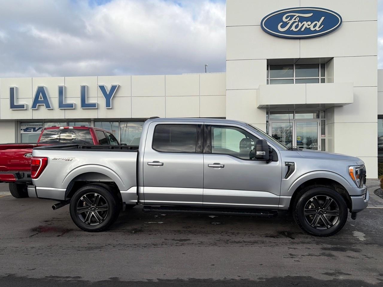 2022 Ford F-150 XLT 4WD SuperCrew 5.5' Box Photo