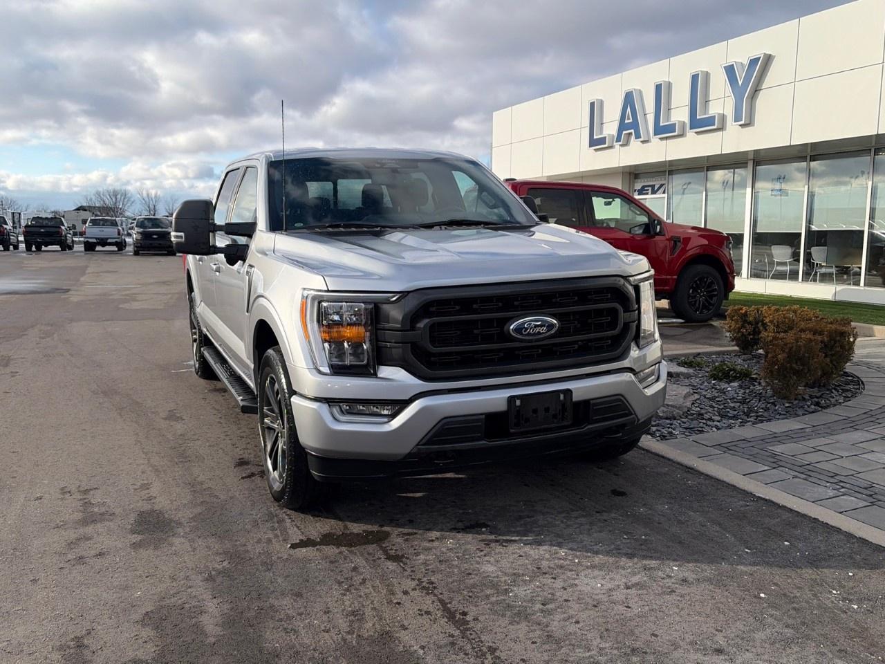 2022 Ford F-150 XLT 4WD SuperCrew 5.5' Box Photo0