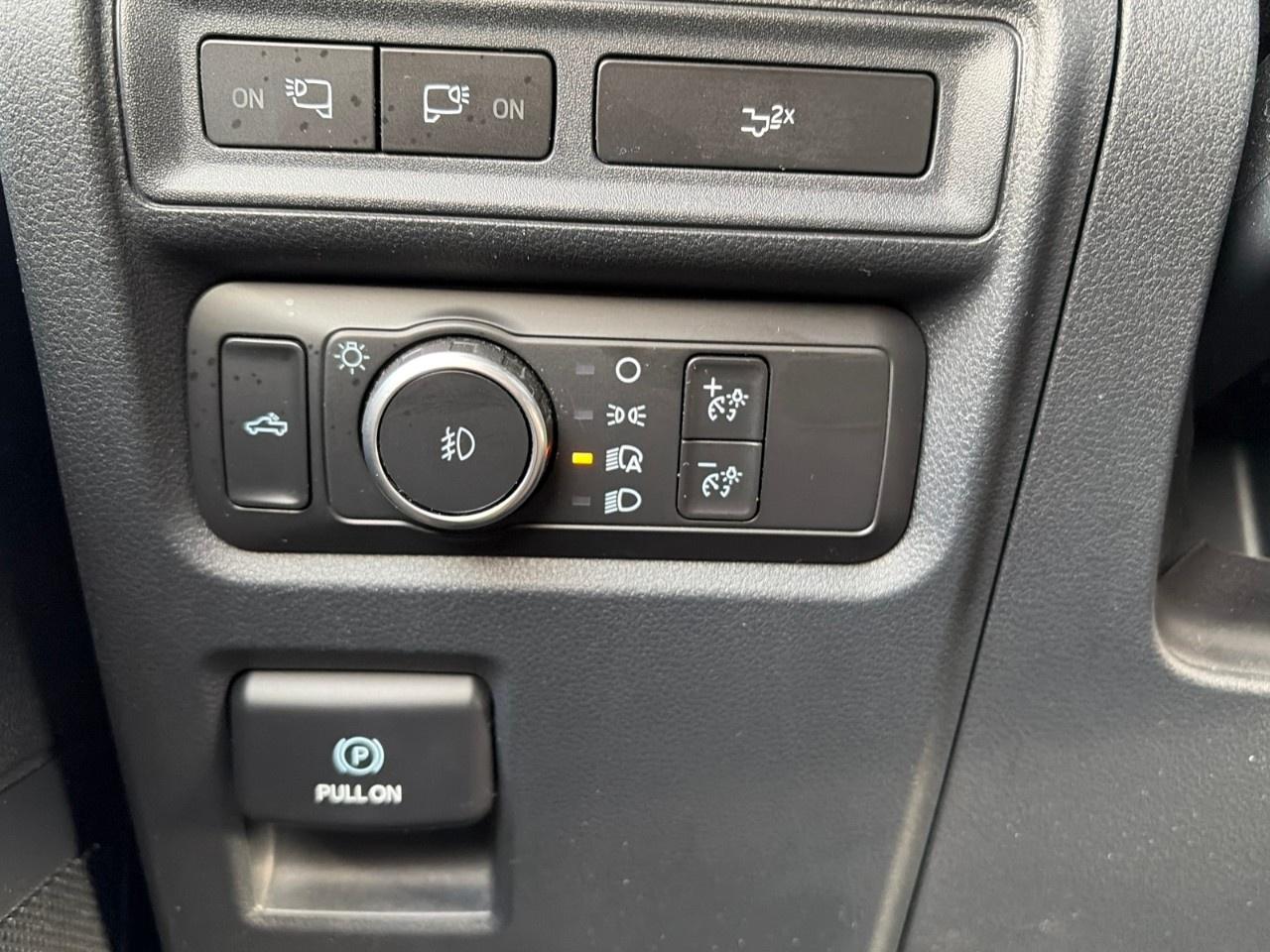 2022 Ford F-150 XLT 4WD SuperCrew 5.5' Box Photo