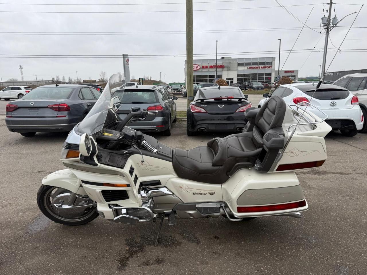 1990 Honda Gold Wing GL1500 SE, GREAT SHAPE, LOADED, AS IS SPECIAL - Photo #9