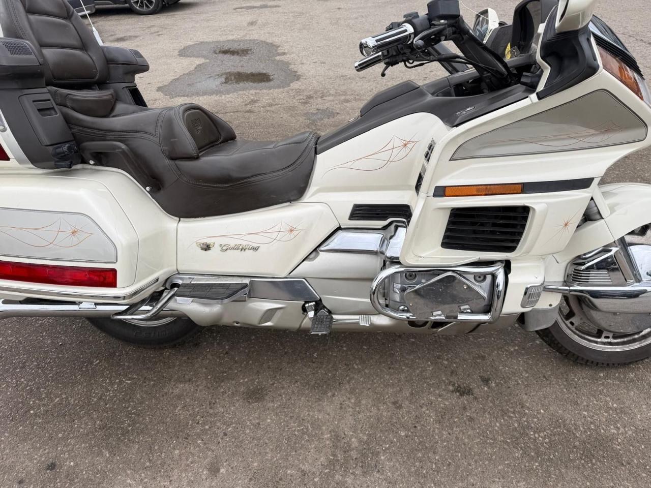 1990 Honda Gold Wing GL1500 SE, GREAT SHAPE, LOADED, AS IS SPECIAL - Photo #2