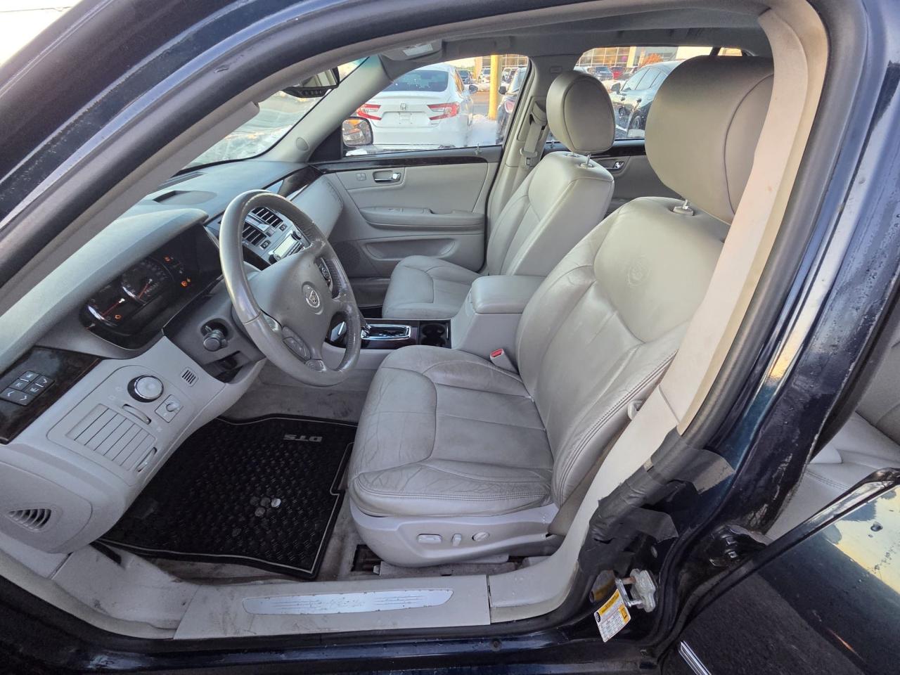 2008 Cadillac DTS LOW KMS, ONLY 121KMS, LOADED, AS IS SPECIAL - Photo #10