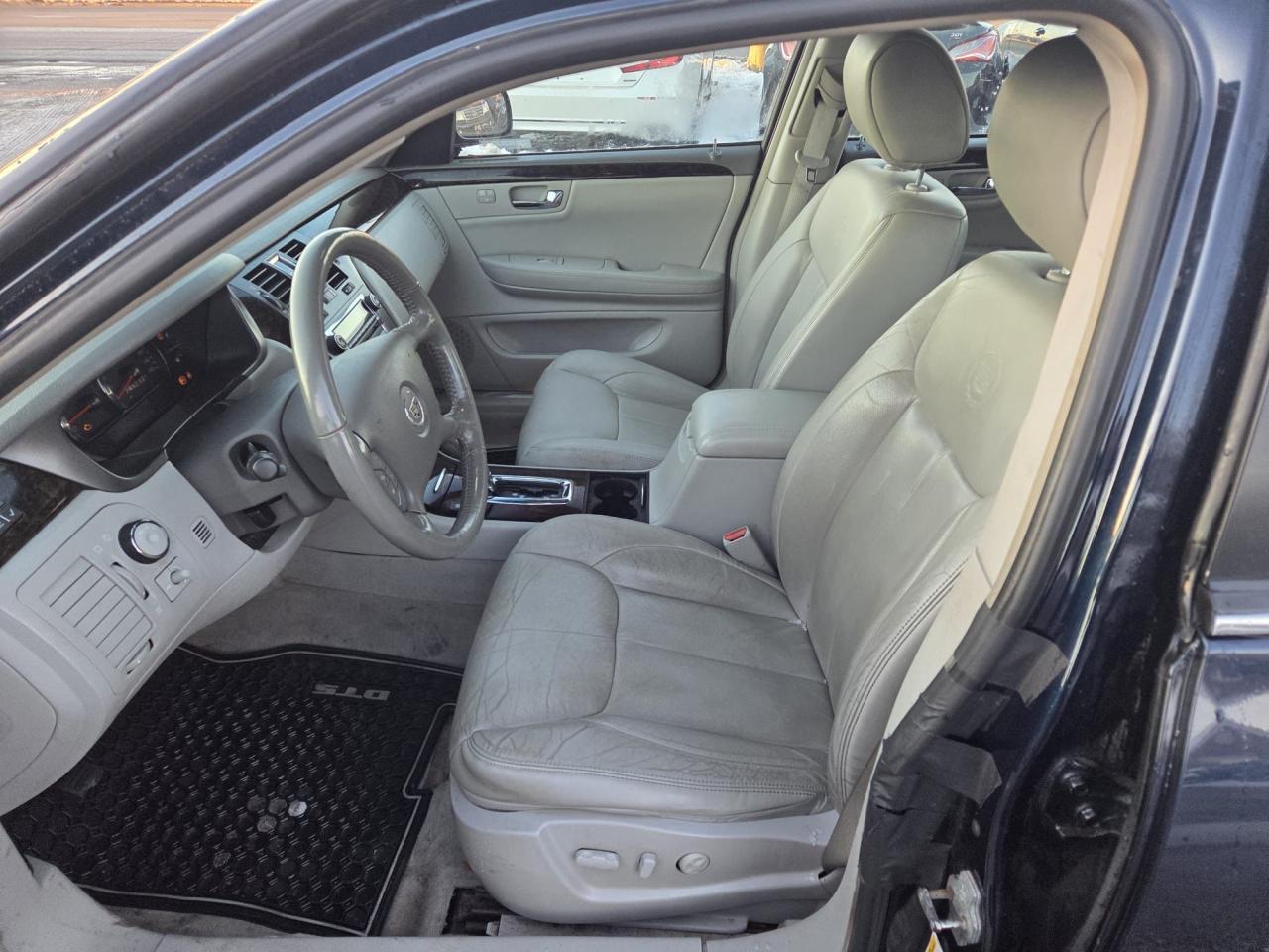 2008 Cadillac DTS LOW KMS, ONLY 121KMS, LOADED, AS IS SPECIAL - Photo #9