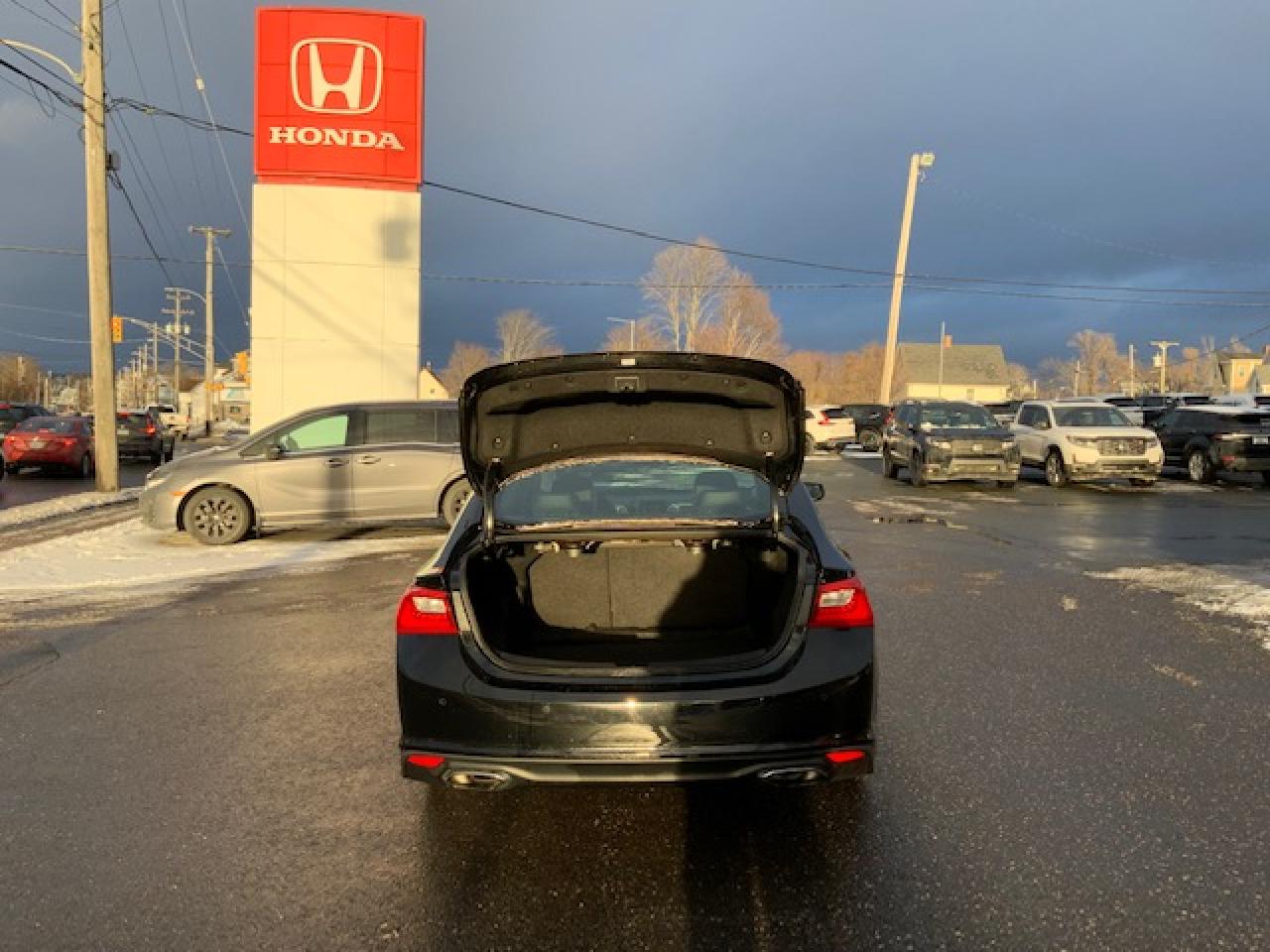 2018 Chevrolet Malibu Premier Photo