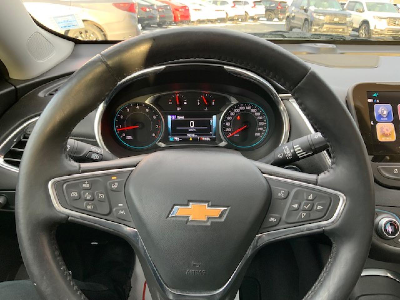 2018 Chevrolet Malibu Premier Photo1