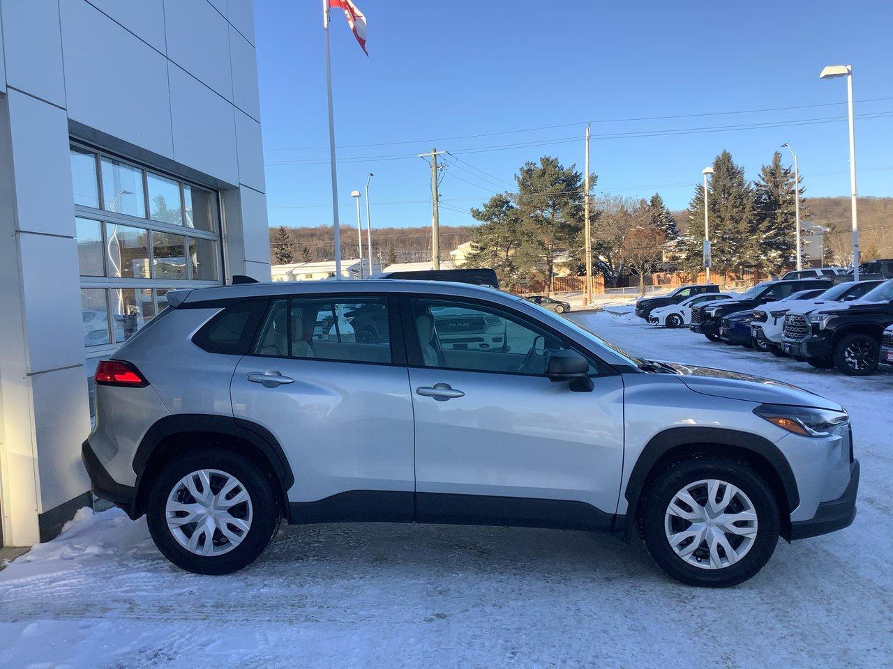 2023 Toyota Corolla Cross L Photo