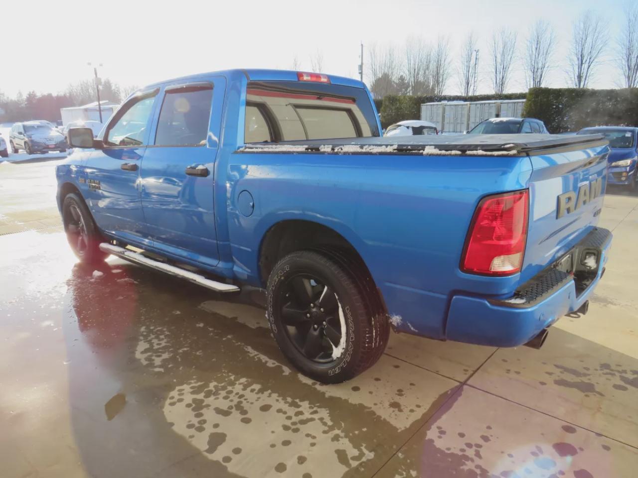 2022 RAM 1500 Classic EXPRESS Photo2