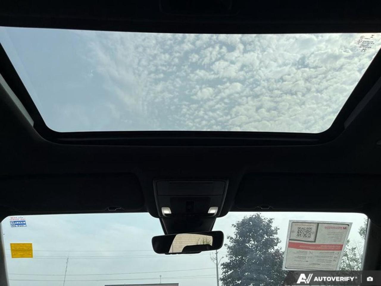 2024 Honda CR-V Hybrid Touring | Leather | Nav | Moonroof | Heated Seats + Steering | Adaptive Cruise | BSM | and More ! Photo4