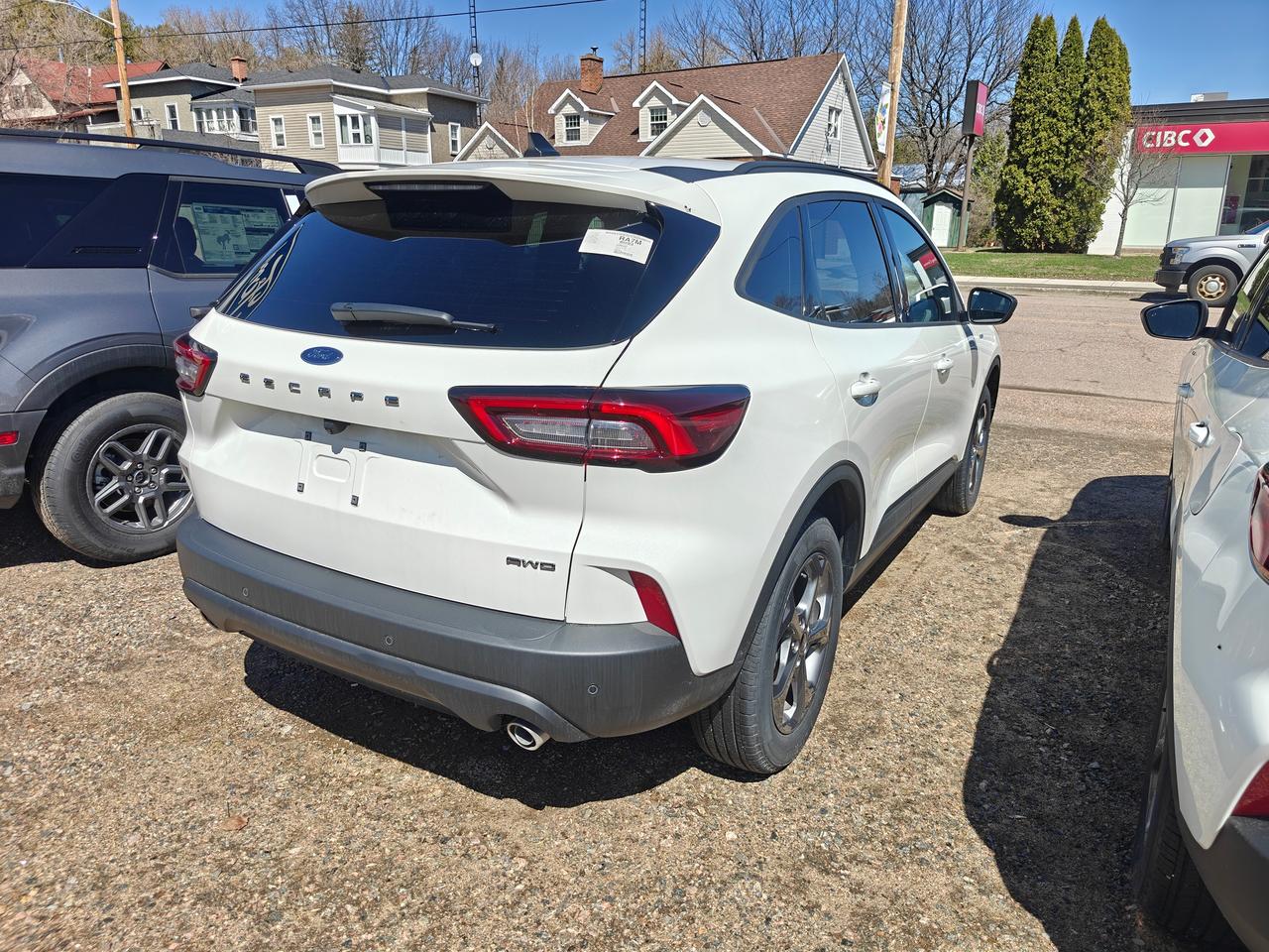 2025 Ford Escape ST-Line AWD Photo2