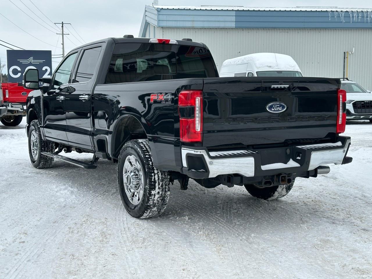 2023 Ford F-250 Super Duty SRW LARIAT 4WD CREW CAB 6.75' BOX Photo