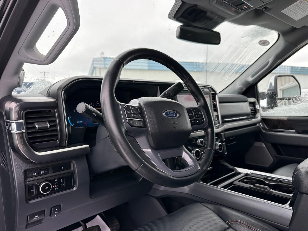 2023 Ford F-250 Super Duty SRW LARIAT 4WD CREW CAB 6.75' BOX Photo