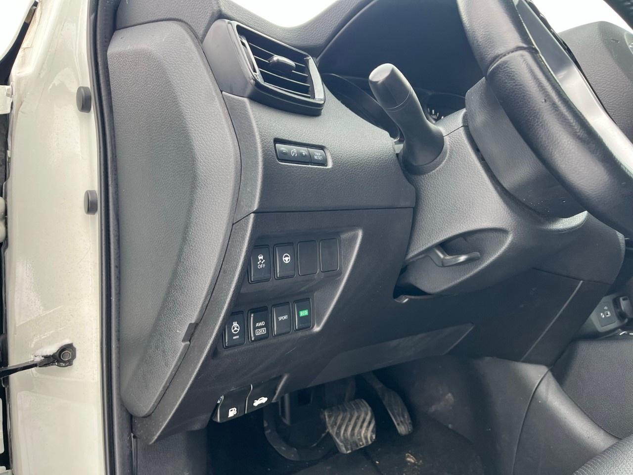 2023 Nissan Qashqai AWD SL CVT Photo